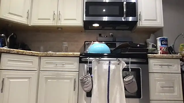 Snapshot of BigGuyMuscle chatting on March 2025 05:10:02 PM BigGuyMuscle online show from March 2025 05:10:02 PM