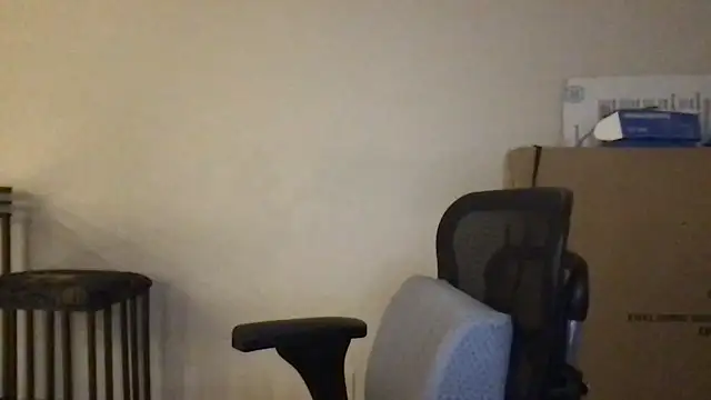 Snapshot of BigGuyMuscle chatting on March 2025 04:35:01 AM BigGuyMuscle online show from March 2025 04:35:01 AM