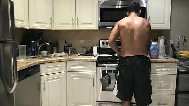 Snapshot of BigGuyMuscle chatting on September 2025 08:19:01 PM BigGuyMuscle online show from September 2025 08:19:01 PM