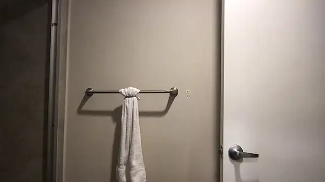 Snapshot of BigGuyMuscle chatting on September 2025 12:00:02 AM BigGuyMuscle online show from September 2025 12:00:02 AM