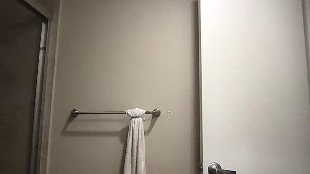 Snapshot of BigGuyMuscle chatting on September 2025 12:34:01 AM BigGuyMuscle online show from September 2025 12:34:01 AM