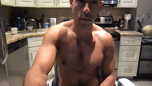 Snapshot of BigGuyMuscle chatting on September 2025 02:51:02 PM BigGuyMuscle online show from September 2025 02:51:02 PM