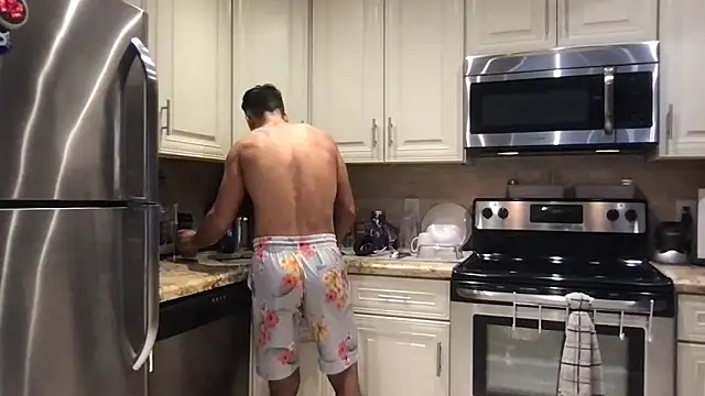 Snapshot of BigGuyMuscle chatting on September 2025 01:26:02 PM BigGuyMuscle online show from September 2025 01:26:02 PM