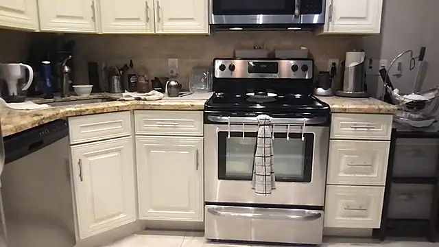 Snapshot of BigGuyMuscle chatting on September 2025 05:07:01 PM BigGuyMuscle online show from September 2025 05:07:01 PM