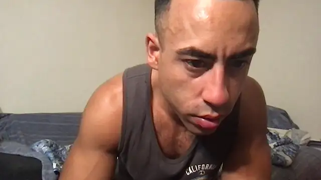 Snapshot of BigGuyMuscle chatting on October 2025 11:37:01 PM BigGuyMuscle online show from October 2025 11:37:01 PM