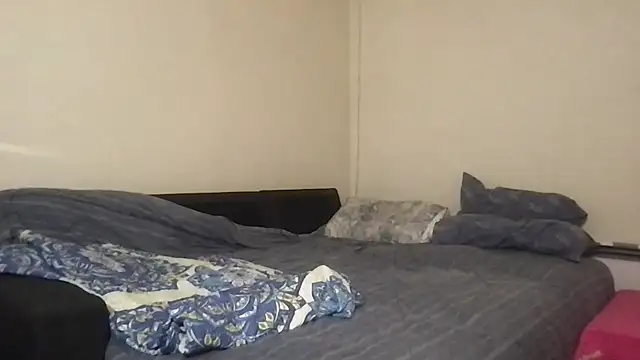 Snapshot of BigGuyMuscle chatting on October 2025 06:03:02 AM BigGuyMuscle online show from October 2025 06:03:02 AM