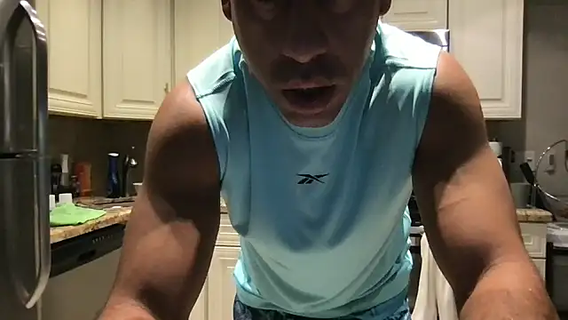 Snapshot of BigGuyMuscle chatting on November 2025 09:24:01 PM BigGuyMuscle online show from November 2025 09:24:01 PM