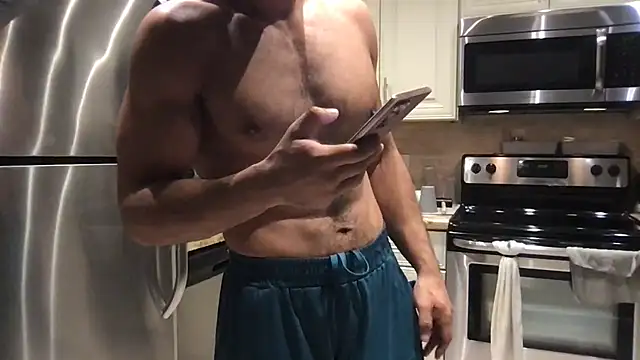 Snapshot of BigGuyMuscle chatting on November 2025 02:50:02 AM BigGuyMuscle online show from November 2025 02:50:02 AM