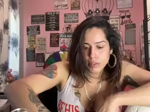 latinacubana online show from January 2025 01:31:02 PM