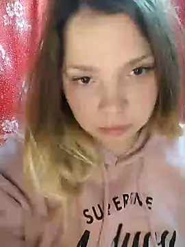 Zuli Kiska online show from December 2024 08:28:01 PM