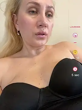 YourBlondee online show from May 2026 03:37:02 AM