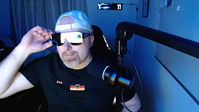 Snapshot of DerPornoPete chatting on February 2025 10:19:01 PM DerPornoPete online show from February 2025 10:19:01 PM