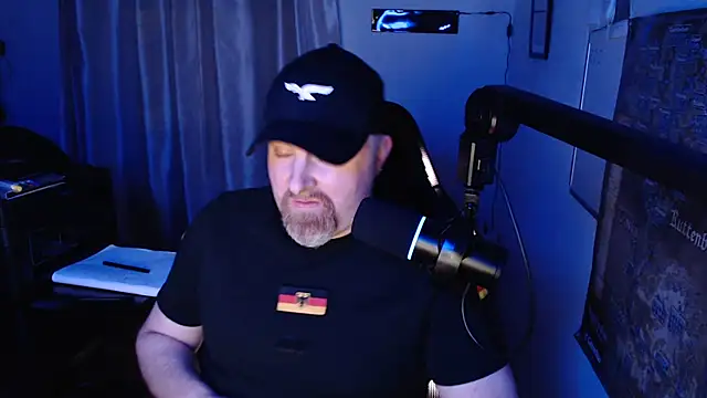 Snapshot of DerPornoPete chatting on March 2025 12:30:01 AM DerPornoPete online show from March 2025 12:30:01 AM