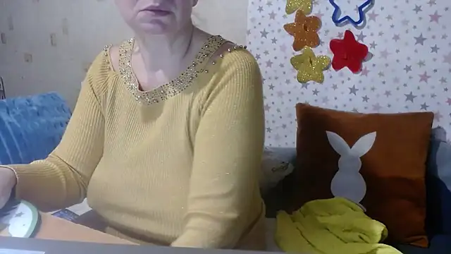 QueenLana online show from November 2025 04:12:01 AM