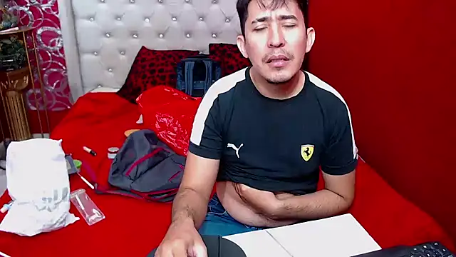 Snapshot of shannentrans chatting on November 2025 12:24:01 AM shannentrans online show from November 2025 12:24:01 AM