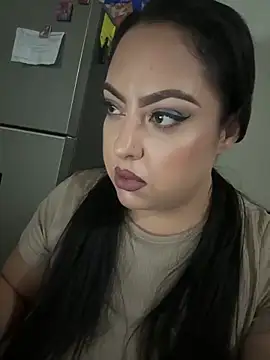 MileyGia online show from November 2025 12:35:02 AM