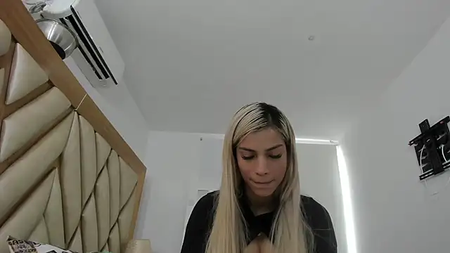 Snapshot of briana_wonder69xxx chatting on May 2026 02:36:02 PM briana wonder69xxx online show from May 2026 02:36:02 PM