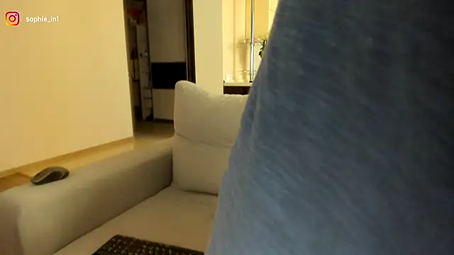  in yan online show from September 2025 04:35:01 AM