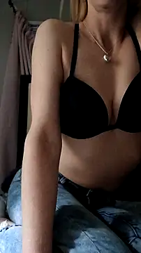 Snapshot of hornymilf00 chatting on October 2025 07:36:03 AM hornymilf00 online show from October 2025 07:36:03 AM