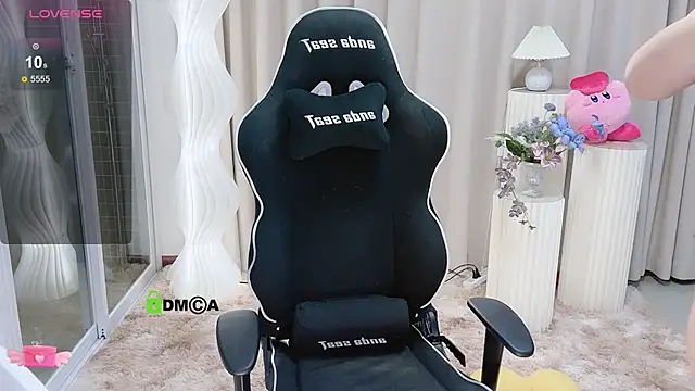 Happy Kitty online show from December 2024 01:18:02 PM