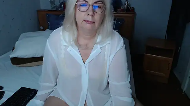 Snapshot of BozhenaNude chatting on May 2026 02:42:01 AM BozhenaNude online show from May 2026 02:42:01 AM
