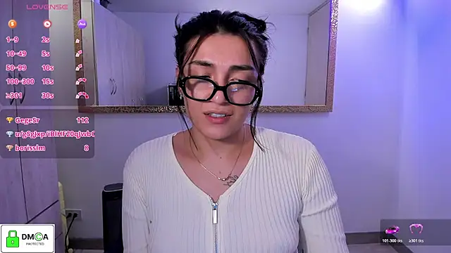 Snapshot of EricaVanderhill chatting on May 2026 10:50:03 PM EricaVanderhill online show from May 2026 10:50:03 PM