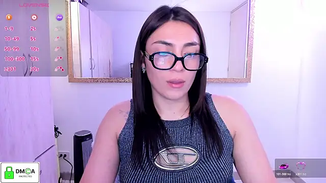 Snapshot of EricaVanderhill chatting on June 2026 12:19:01 AM EricaVanderhill online show from June 2026 12:19:01 AM