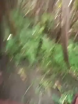 Snapshot of FinableKnee chatting on October 2025 03:15:01 AM FinableKnee online show from October 2025 03:15:01 AM