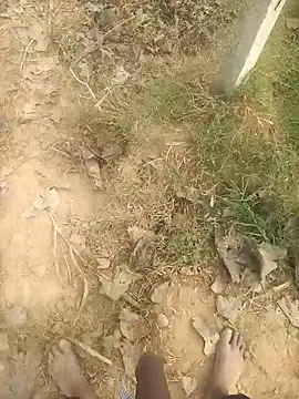 Snapshot of FinableKnee chatting on October 2025 06:15:01 AM FinableKnee online show from October 2025 06:15:01 AM