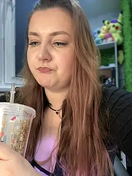 CandyShoopp online show from January 2025 03:28:02 PM