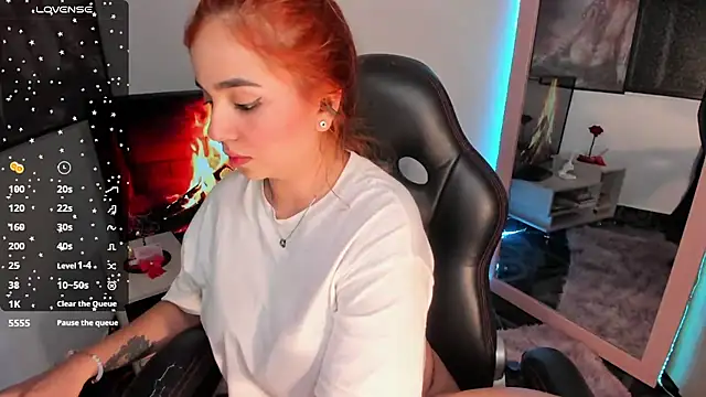 Snapshot of GiaBrooksX chatting on March 2025 07:24:01 AM GiaBrooksX online show from March 2025 07:24:01 AM