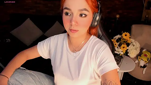 Snapshot of GiaBrooksX chatting on November 2025 06:23:02 AM GiaBrooksX online show from November 2025 06:23:02 AM