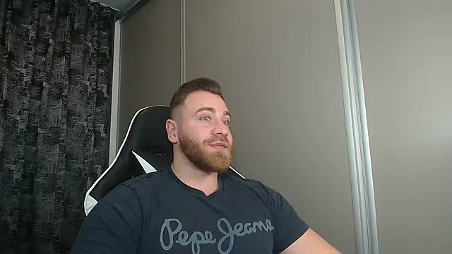 Thori92 online show from December 2025 05:42:02 PM