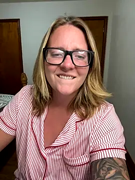 Lizzyloo online show from October 2025 10:19:02 PM