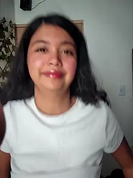 Peach Girll online show from December 2025 12:44:02 PM