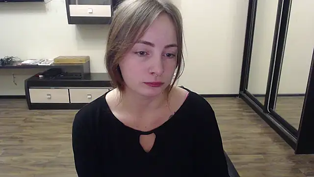 Laralianna online show from December 2024 06:30:02 PM