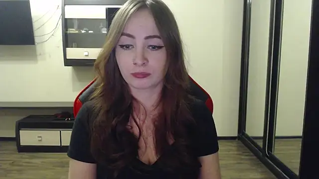 Laralianna online show from February 2025 05:59:01 PM