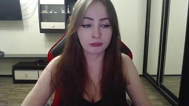 Laralianna online show from February 2025 06:47:02 PM