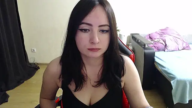 Laralianna online show from October 2025 03:40:02 PM