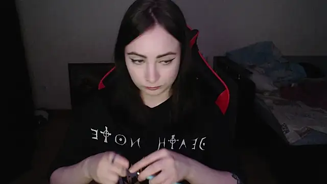 Laralianna online show from December 2025 07:08:02 PM