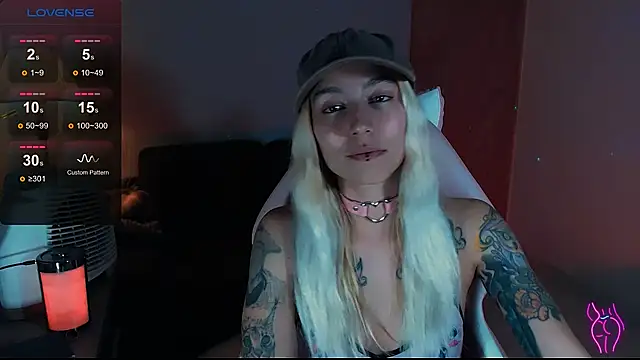 Snapshot of Saucy_Jenn chatting on December 2024 05:48:01 AM Saucy Jenn online show from December 2024 05:48:01 AM