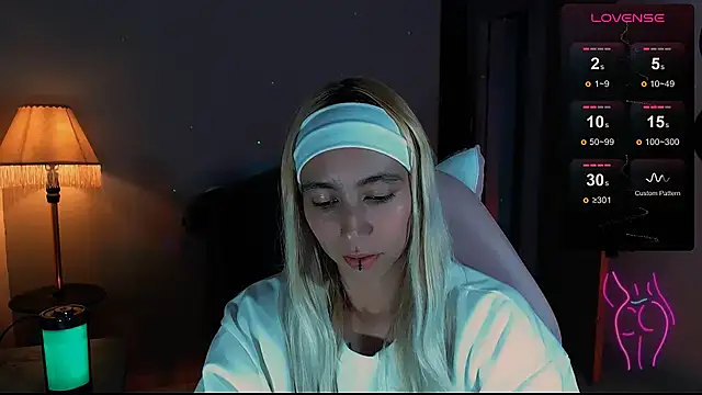 Snapshot of Saucy_Jenn chatting on December 2024 12:07:02 AM Saucy Jenn online show from December 2024 12:07:02 AM