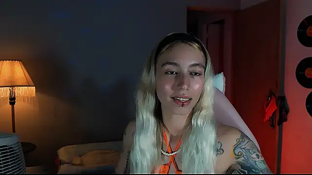 Snapshot of Saucy_Jenn chatting on January 2025 03:00:02 AM Saucy Jenn online show from January 2025 03:00:02 AM