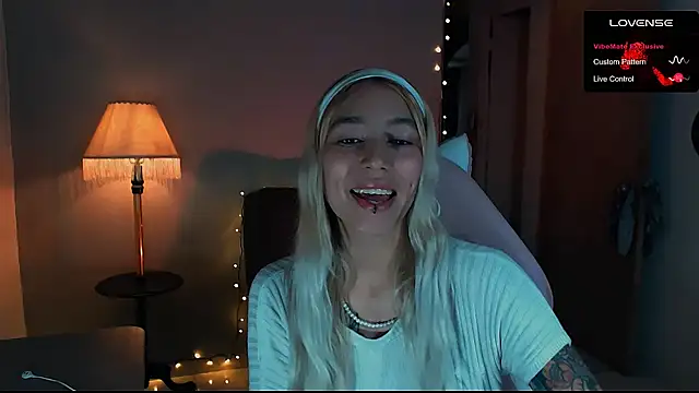 Snapshot of Saucy_Jenn chatting on January 2025 09:19:01 PM Saucy Jenn online show from January 2025 09:19:01 PM