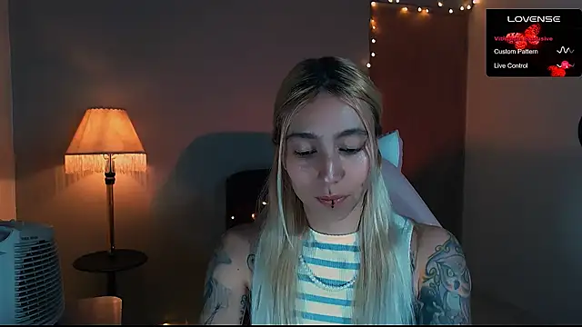 Snapshot of Saucy_Jenn chatting on January 2025 02:50:02 AM Saucy Jenn online show from January 2025 02:50:02 AM