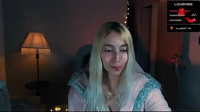 Snapshot of Saucy_Jenn chatting on January 2025 06:38:02 AM Saucy Jenn online show from January 2025 06:38:02 AM