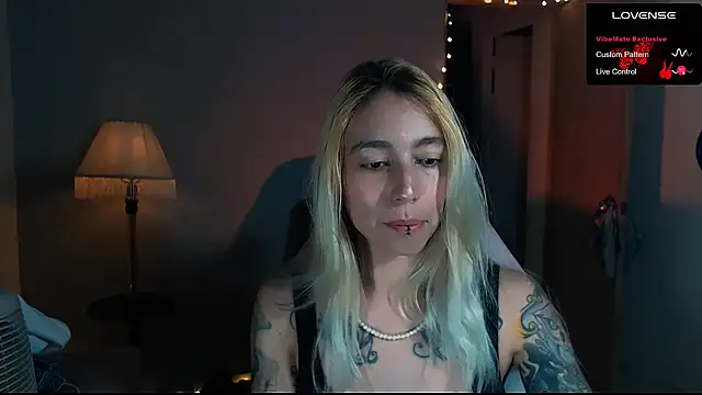 Snapshot of Saucy_Jenn chatting on January 2025 10:46:02 PM Saucy Jenn online show from January 2025 10:46:02 PM