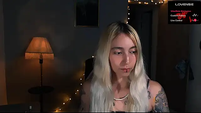 Snapshot of Saucy_Jenn chatting on January 2025 03:55:02 AM Saucy Jenn online show from January 2025 03:55:02 AM