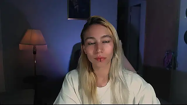 Snapshot of Saucy_Jenn chatting on February 2025 11:00:01 PM Saucy Jenn online show from February 2025 11:00:01 PM