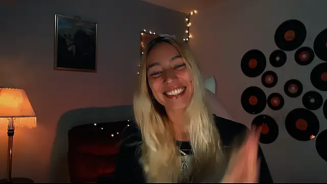 Snapshot of Saucy_Jenn chatting on February 2025 11:25:02 PM Saucy Jenn online show from February 2025 11:25:02 PM